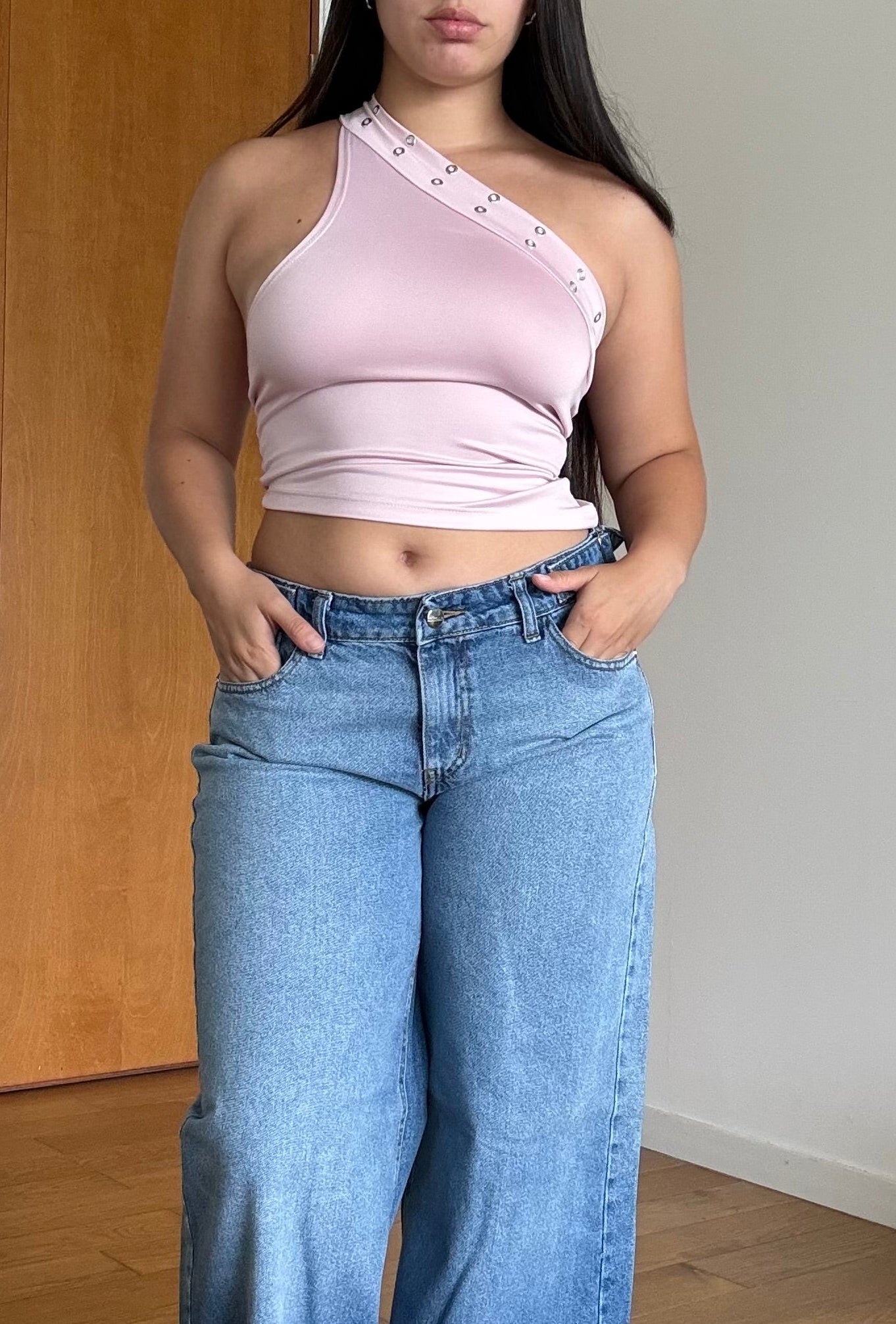 Top Asymmetric Studs