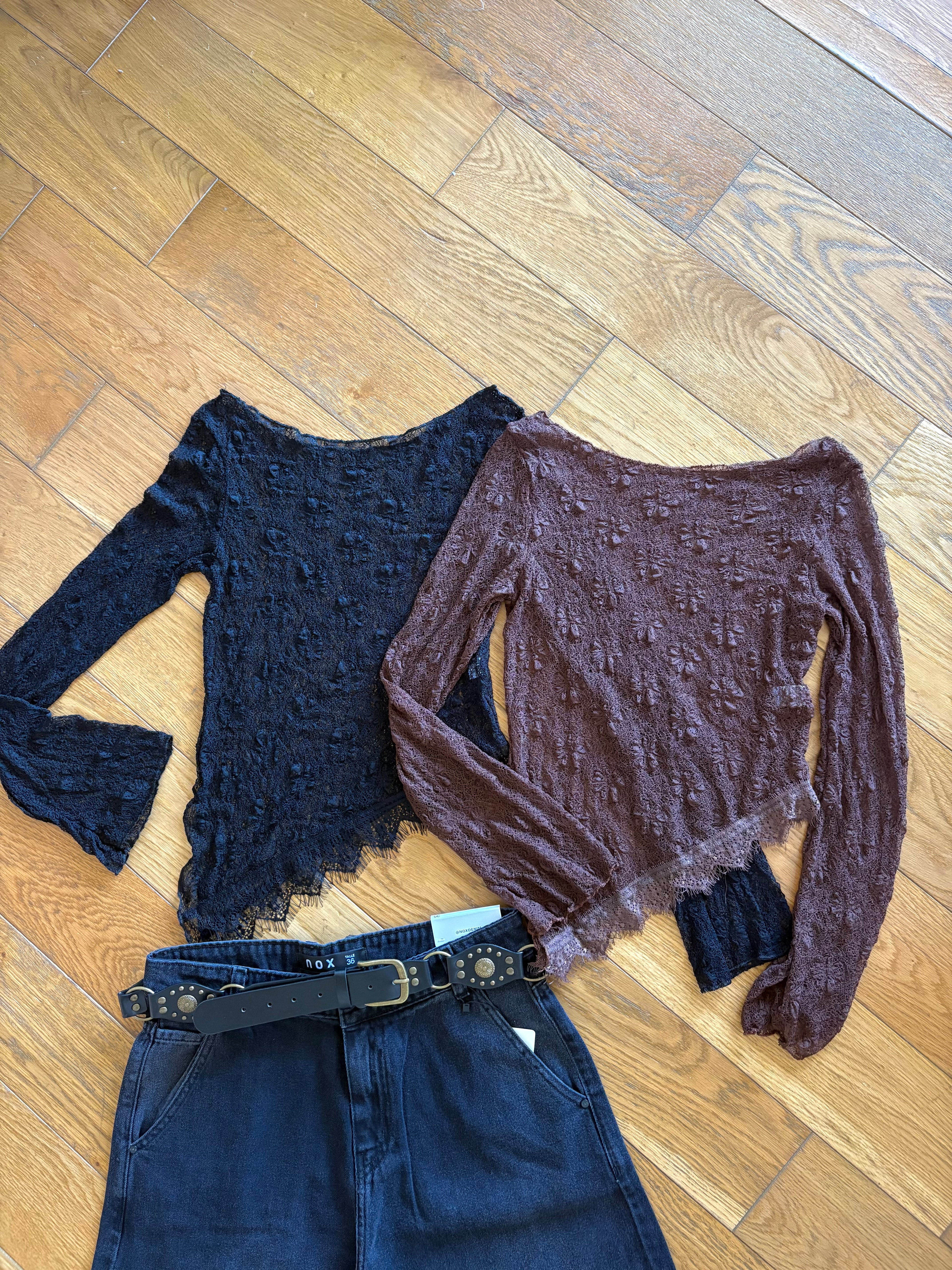 Remera Lace Asimétrica